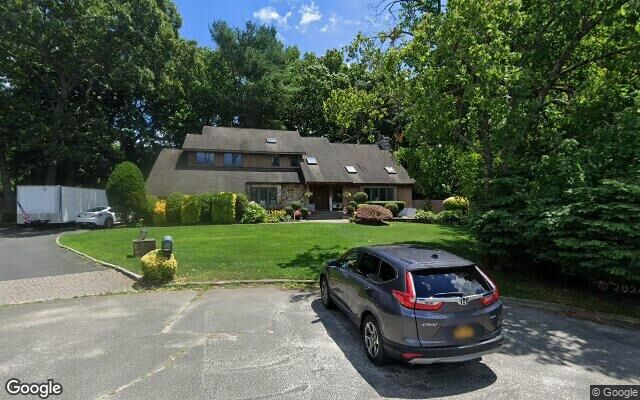 11 Elston Ct, Lake Grove, NY 11755