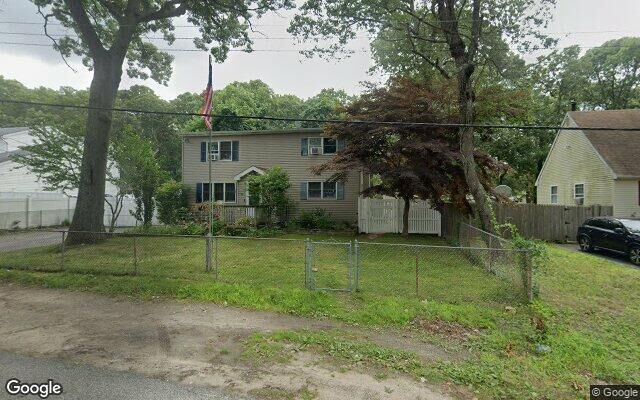 11 Erna Dr, Coram, NY 11727