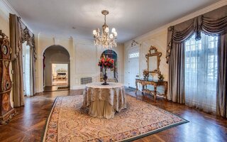 11 Evans Dr, Glen Head, NY 11545