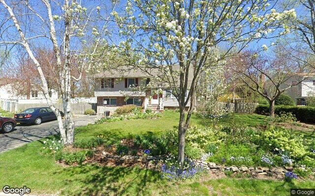 11 Fern Dr, Commack, NY 11725