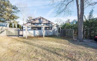 11 Fordham St, Sag Harbor, NY 11963