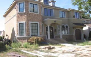 11 Harvard St, Massapequa, NY 11758