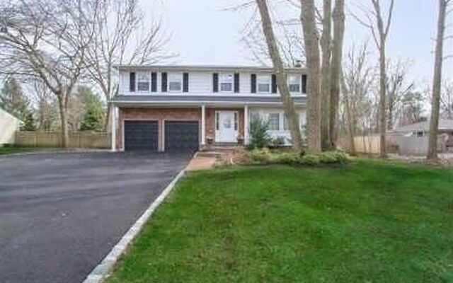 11 Links Rd, Smithtown, NY 11787