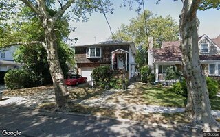 11 Michel Ct, Malverne, NY 11565