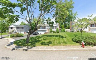 11 Phyllis Ct, Kings Park, NY 11754