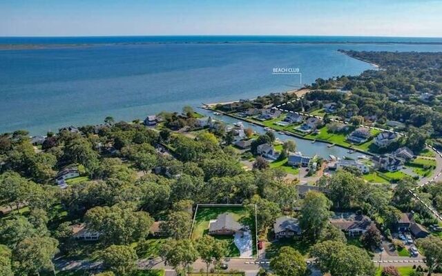 11 Rolling Hill Rd, Hampton Bays, NY 11946 (Aerial View)