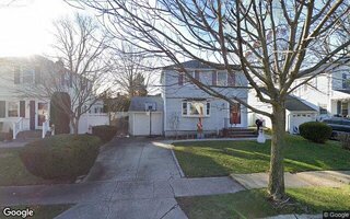 11 Roydon Dr W, Merrick, NY 11566
