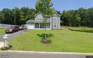 11 Scheyer Ct, Medford, NY 11763