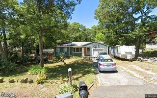 11 Sunset Dr, Shirley, NY 11967