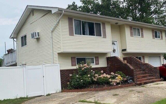 11 Van Cott Rd, North Babylon, NY 11703 (House View)