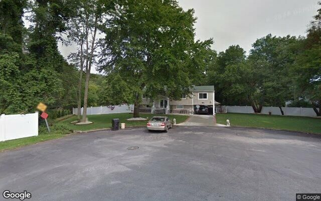 11 Weldon St, Islip, NY 11751