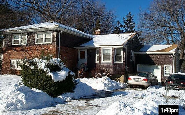 11 Willow Ave, Freeport, NY 11520
