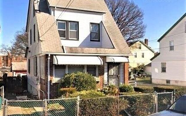 110-09 205th St, Saint Albans, NY 11412