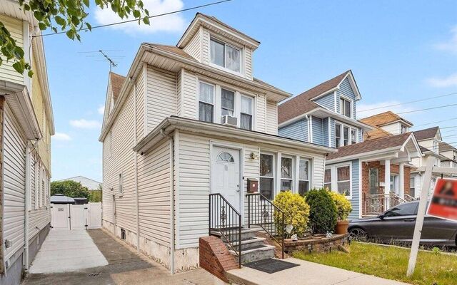 110-34 166th St, Jamaica, NY 11433 (Porch)