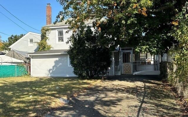110 Cedar Rd, Inwood, NY 11096