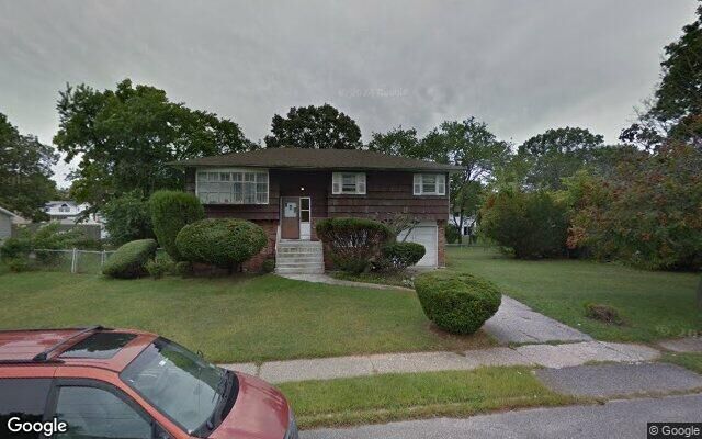 110 Nathalie Ave, Amityville, NY 11701