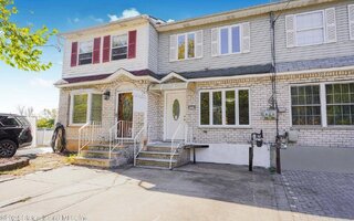 110 Pearsall St, Staten Island, NY 10305
