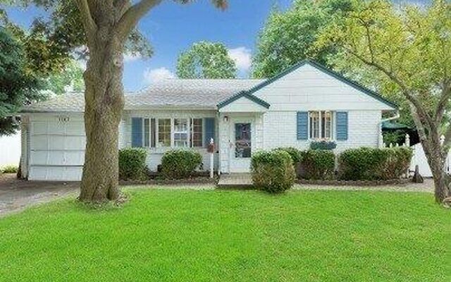 1103 Little Whaleneck Rd, Merrick, NY 11566