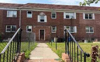 110th St, Forest Hills, NY 11375