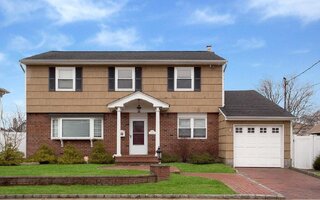 1112 Hayes Pl, Baldwin, NY 11510
