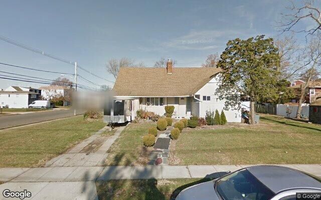 112 Front St, Freeport, NY 11520