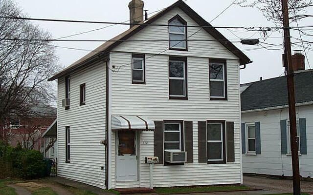 112 S 8th St, New Hyde Park, NY 11040
