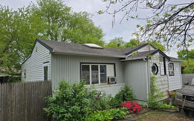 113 Applegate Dr, Central Islip, NY 11722 (House View)