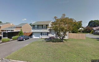 113 Wilherm Ln, West Islip, NY 11795