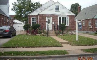 114-14 238th St, Elmont, NY 11003