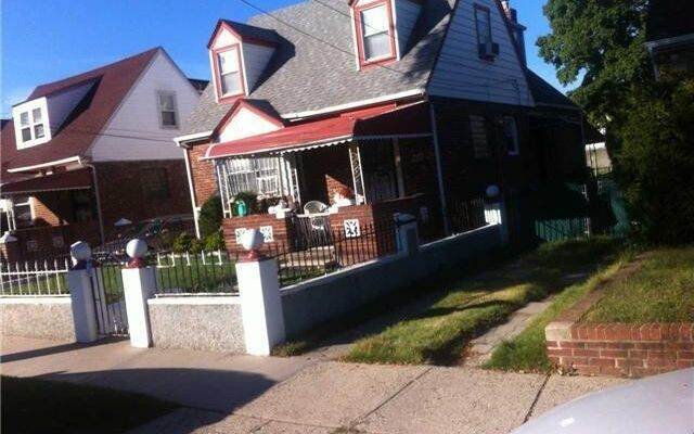 114-42 204th St, Saint Albans, NY 11412