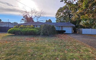 114 Granny Rd, Farmingville, NY 11738