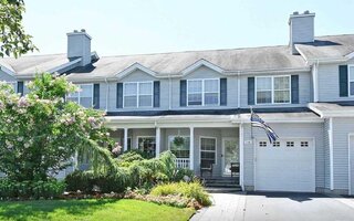 114 Rivendell Ct, Melville, NY 11747