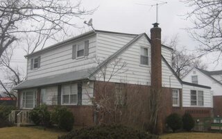 1142 Ferngate Dr, Franklin Square, NY 11010