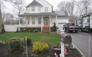 115 Baybright Dr E, Shirley, NY 11967