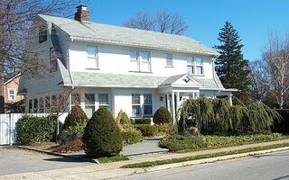 115 Butler St, Westbury, NY 11590