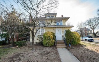 115 N Corona Ave, Valley Stream, NY 11580