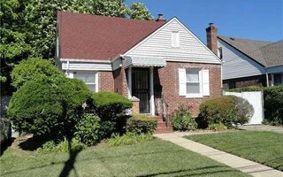116-12 237th St, Elmont, NY 11003