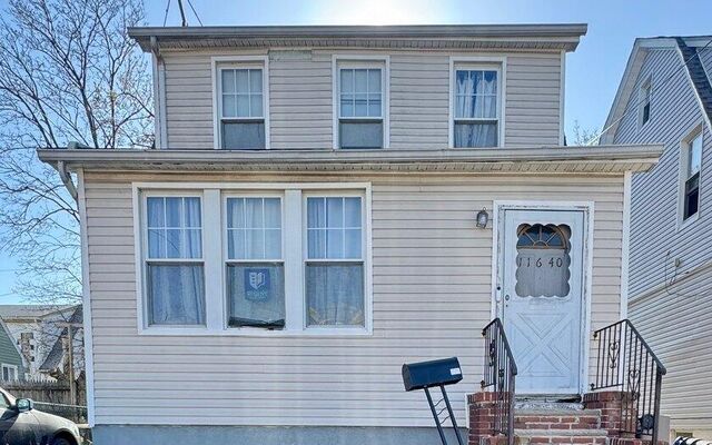 116-40 203rd St, Saint Albans, NY 11412 (Complete)