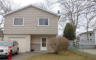 116 Hampton Ave, Mastic, NY 11950