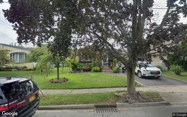 116 N Elm St, Massapequa, NY 11758