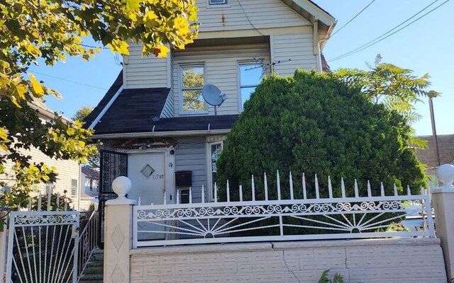 117-47 133rd St, South Ozone Park, NY 11420 (Incomplete)