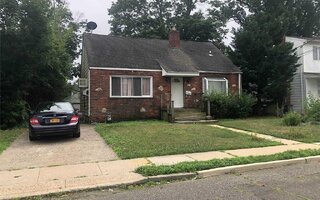 117 Casino St, Freeport, NY 11520