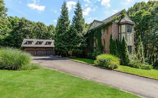 117 Centre Island Rd, Oyster Bay, NY 11771