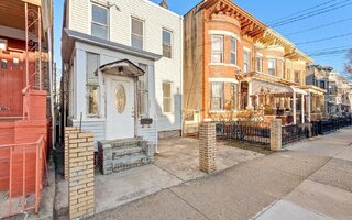 117 Highland Pl, Brooklyn, NY 11208