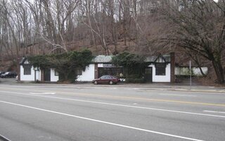 1170 Old Northern Blvd, Roslyn, NY 11576