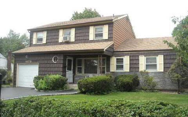 1178 Meadowbrook Rd, Merrick, NY 11566