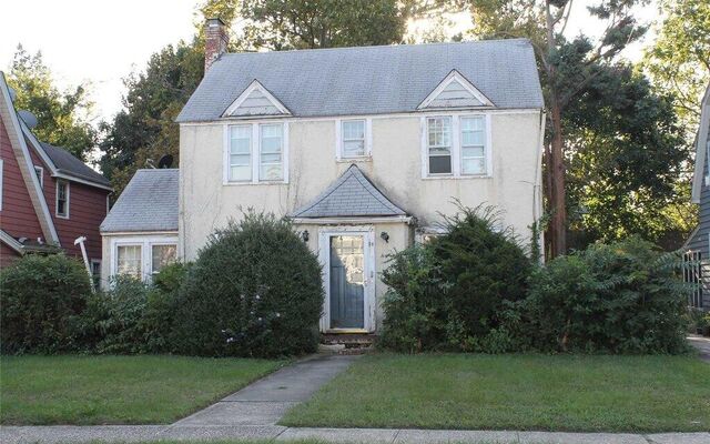 118 Parsons Dr, Hempstead, NY 11550
