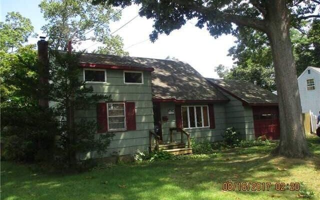 119 Irish Ln, East Islip, NY 11730