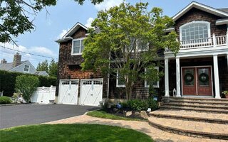 119 Lagoon Blvd, Massapequa, NY 11758