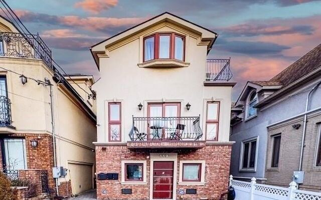 119 Norfolk St, Brooklyn, NY 11235 (Porch)